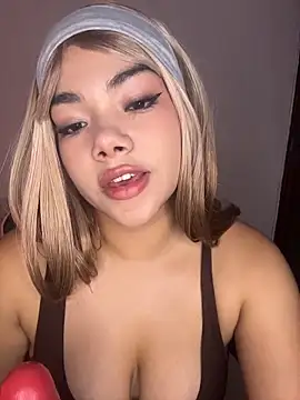 Dakota-Lona online show from 25, 3, 2026