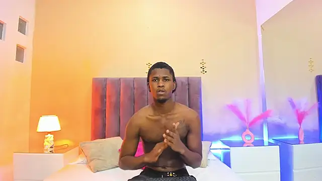 Kiaraa y Her Crazy online show from 19, 12, 2025