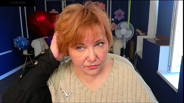 Snapshot of Kira_Kenett chatting on 3, 6, 2026 Kira Kenett online show from 3, 6, 2026
