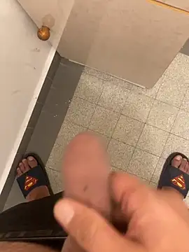 Snapshot of couplebest1 chatting on 5, 10, 2025 couplebest1 online show from 5, 10, 2025