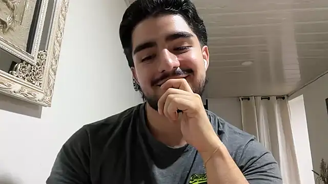 Snapshot of zayn_maximoff chatting on 14, 5, 2026 zayn maximoff online show from 14, 5, 2026