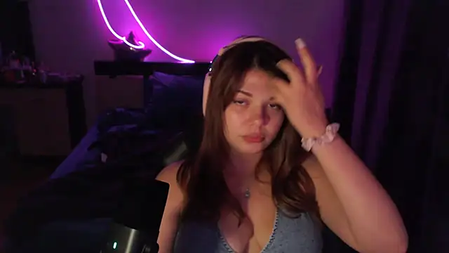 Snapshot of NutsGilmore chatting on 18, 10, 2025 NutsGilmore online show from 18, 10, 2025