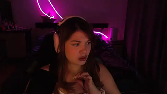 Snapshot of NutsGilmore chatting on 19, 10, 2025 NutsGilmore online show from 19, 10, 2025