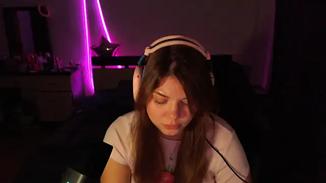 Snapshot of NutsGilmore chatting on 25, 10, 2025 NutsGilmore online show from 25, 10, 2025