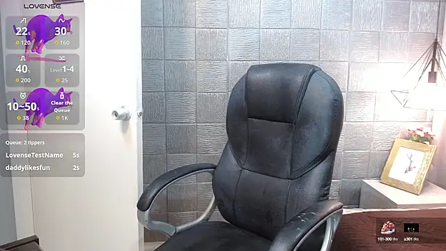 Iantwink18 online show from 3, 10, 2025