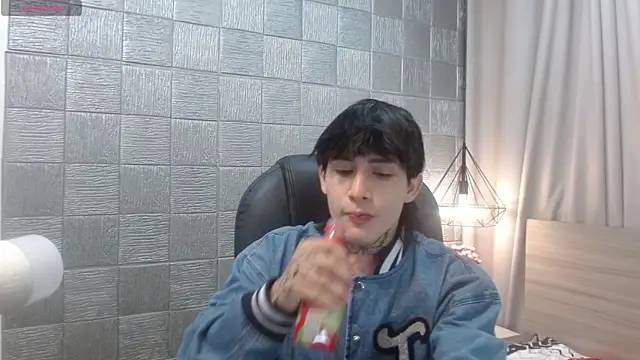 Iantwink18 online show from 25, 11, 2025