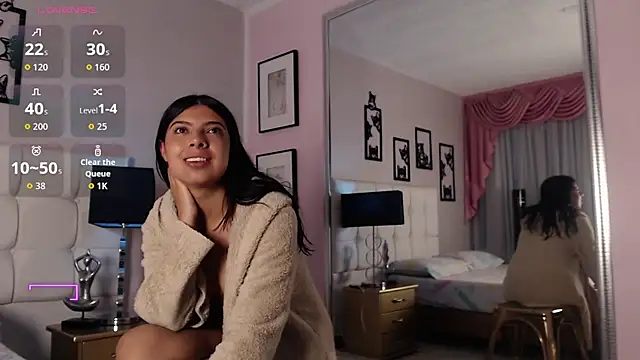 Maia Reficco online show from 12, 11, 2025