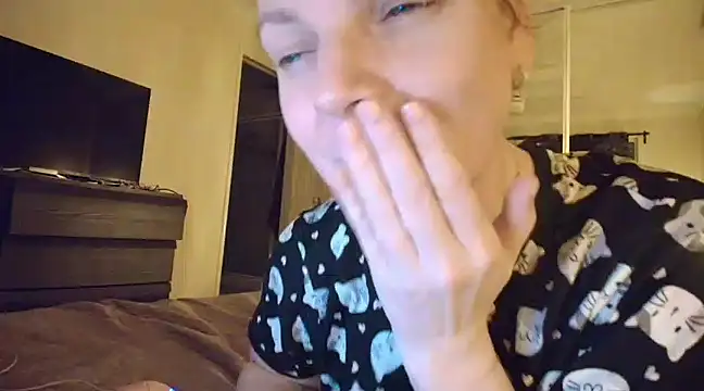 aussiepeaches online show from 27, 2, 2025