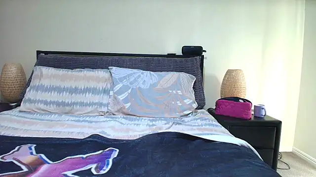 aussiepeaches online show from 5, 3, 2025