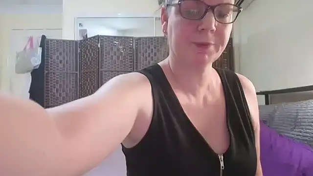 aussiepeaches online show from 5, 2, 2026