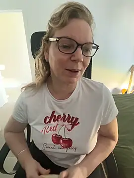 Snapshot of aussiepeaches chatting on 8, 6, 2026 aussiepeaches online show from 8, 6, 2026