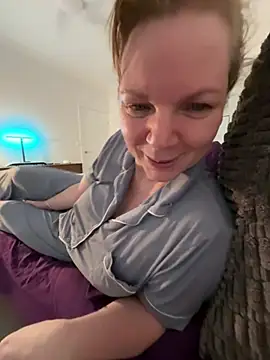 Snapshot of aussiepeaches chatting on 12, 6, 2026 aussiepeaches online show from 12, 6, 2026
