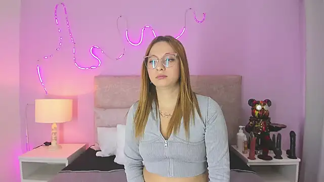 EmaRae1499 online show from 27, 11, 2025