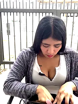 Adele Pinkk online show from 26, 9, 2025