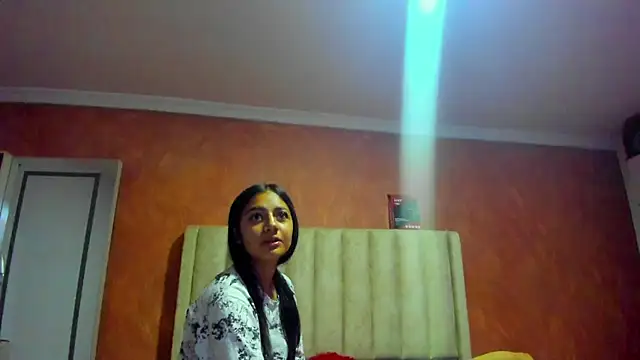 Naomi 205 online show from 19, 11, 2025