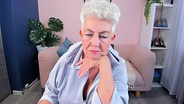 HotandMature online show from 29, 9, 2025