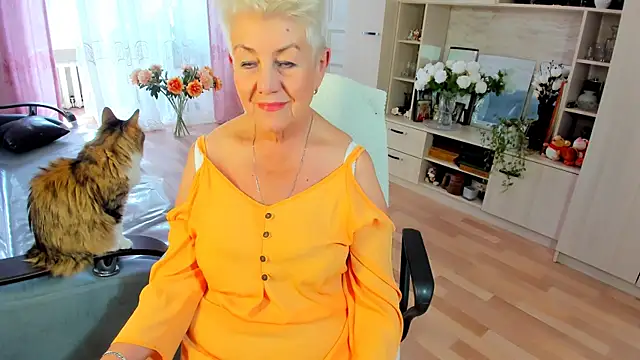 Snapshot of HotandMature chatting on 25, 6, 2026 HotandMature online show from 25, 6, 2026