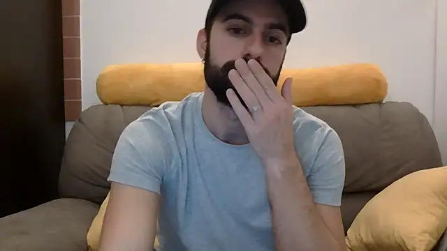 Amicisegreti online show from 25, 11, 2025