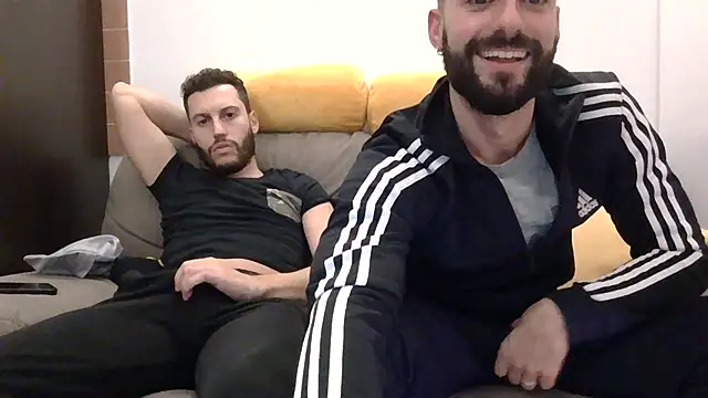 Amicisegreti online show from 28, 11, 2025