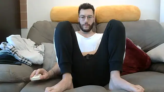 Amicisegreti online show from 16, 3, 2026