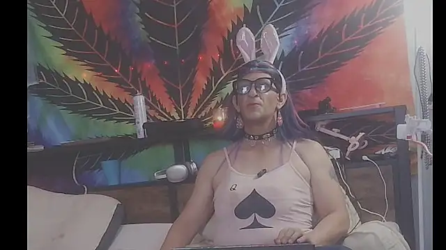 Snapshot of mistismoker chatting on 15, 4, 2026 mistismoker online show from 15, 4, 2026