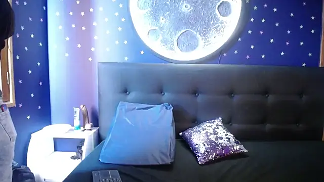 Snapshot of Olivia11_ chatting on 12, 9, 2025 Olivia11 online show from 12, 9, 2025