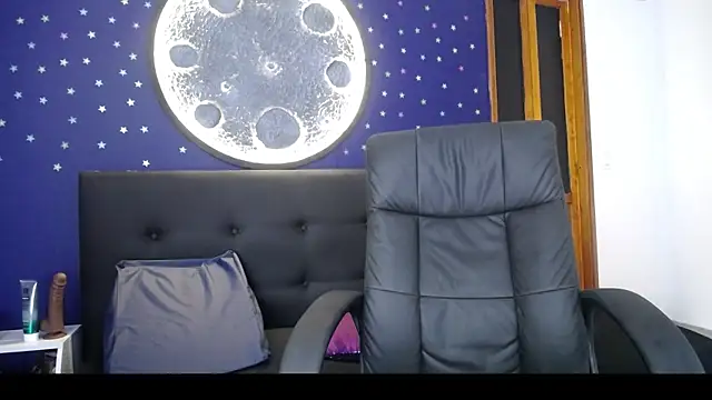 Snapshot of Olivia11_ chatting on 13, 9, 2025 Olivia11 online show from 13, 9, 2025