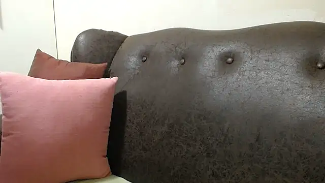 bustylaura4u online show from 14, 2, 2025