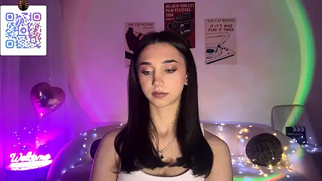 LinaMour online show from 19, 4, 2026