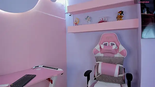 SkylerBloomm online show from 16, 10, 2025