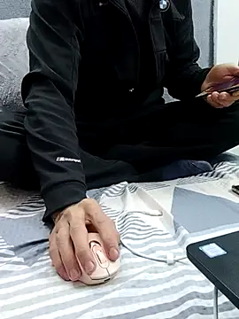 yazinyazin1 online show from 13, 12, 2025