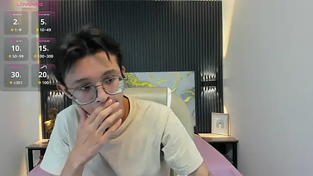 SantiagoRusso18 online show from 14, 11, 2025