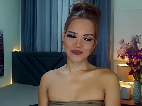 Snapshot of BellaBumzyy chatting on 7, 10, 2025 BellaBumzyy online show from 7, 10, 2025