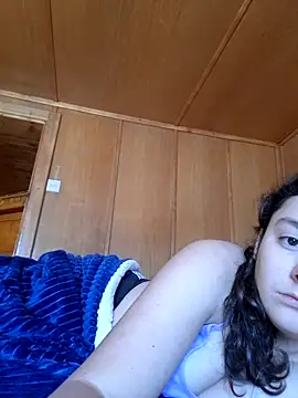 YoungLiisaxx online show from 4, 11, 2025