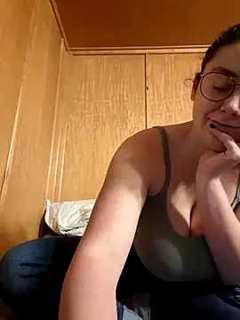 YoungLiisaxx online show from 17, 11, 2025