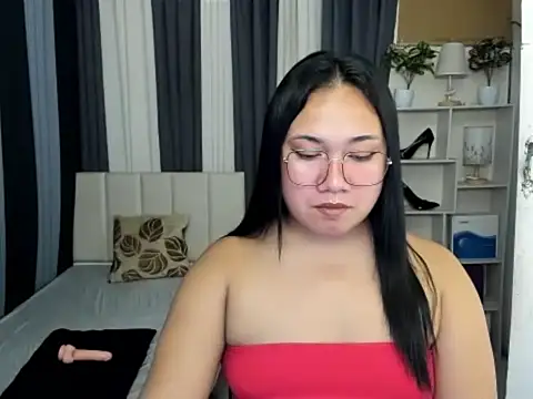 Snapshot of TsUncutKaren chatting on 24, 2, 2026 TsUncutKaren online show from 24, 2, 2026