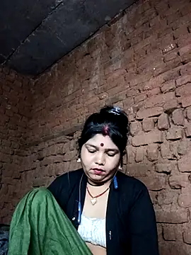 Snapshot of Priya_tyagi chatting on 7, 10, 2025 Priya tyagi online show from 7, 10, 2025