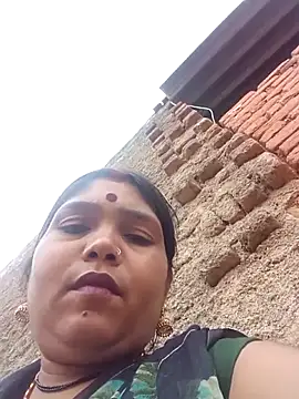 Snapshot of Priya_tyagi chatting on 8, 10, 2025 Priya tyagi online show from 8, 10, 2025