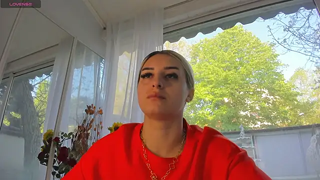 Snapshot of Ella_Vee chatting on 23, 4, 2026 Ella Vee online show from 23, 4, 2026