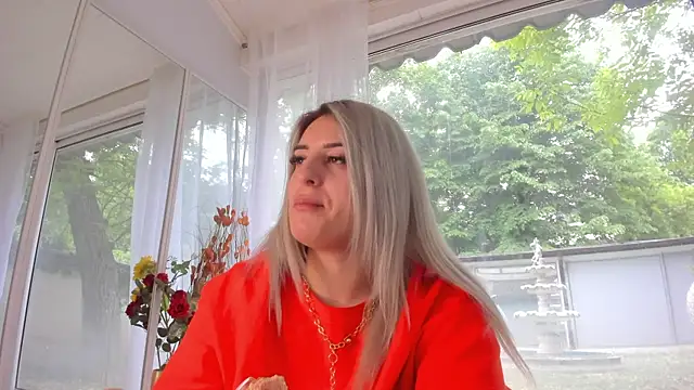 Snapshot of Ella_Vee chatting on 9, 5, 2026 Ella Vee online show from 9, 5, 2026