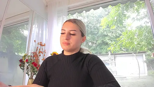 Snapshot of Ella_Vee chatting on 22, 5, 2026 Ella Vee online show from 22, 5, 2026