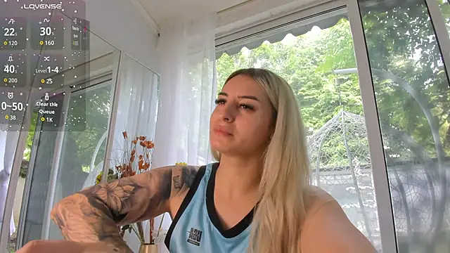 Snapshot of Ella_Vee chatting on 1, 6, 2026 Ella Vee online show from 1, 6, 2026