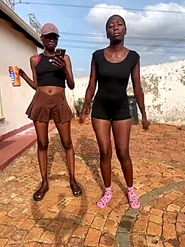 Snapshot of Melanin2002 chatting on 14, 11, 2025 Melanin2002 online show from 14, 11, 2025