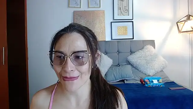 naomi s online show from 17, 9, 2025