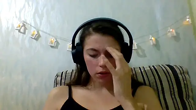 CutieAnny online show from 9, 9, 2025