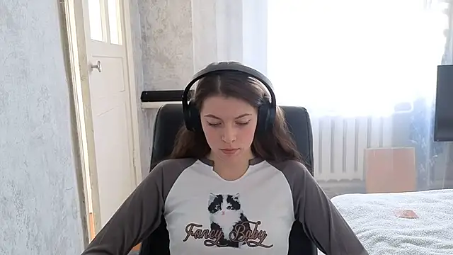 CutieAnny online show from 24, 10, 2025