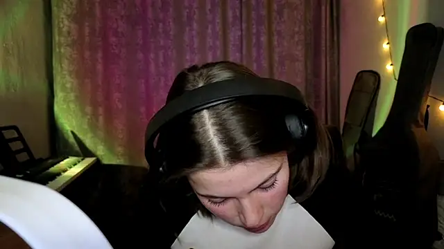 CutieAnny online show from 24, 2, 2026