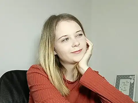 LydiaYoung online show from 29, 9, 2025