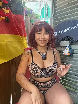 Snapshot of YumiLux chatting on 10, 7, 2026 YumiLux online show from 10, 7, 2026