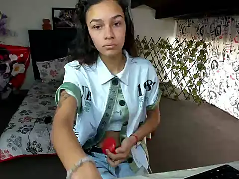 Snapshot of Skylovershot chatting on 17, 1, 2026 Skylovershot online show from 17, 1, 2026